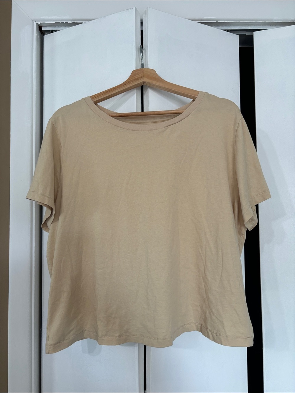 Universal thread  Women's Short-Sleeve boxy Tee